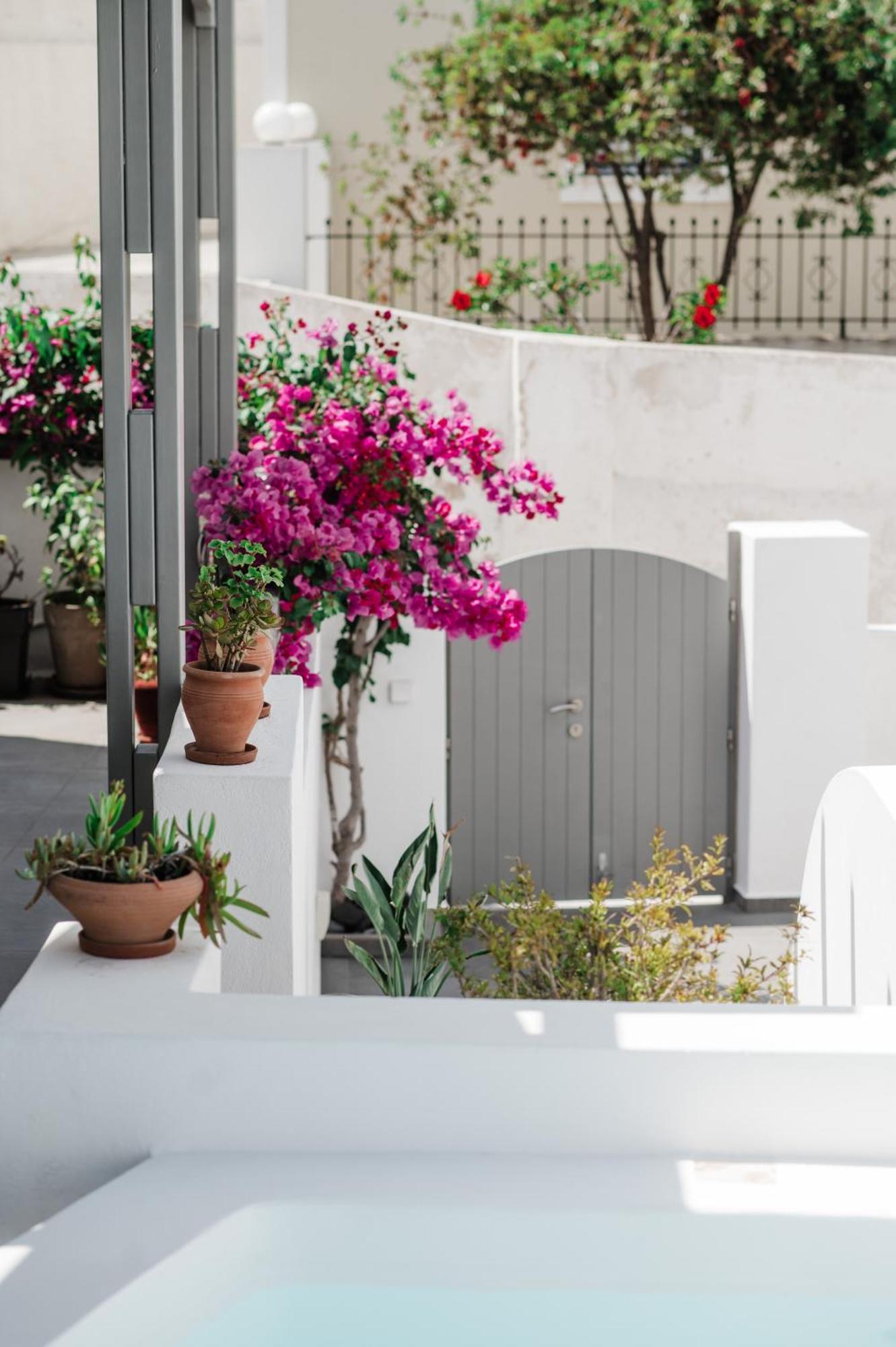 Amphitrite Suites Santorini Vothon Екстер'єр фото