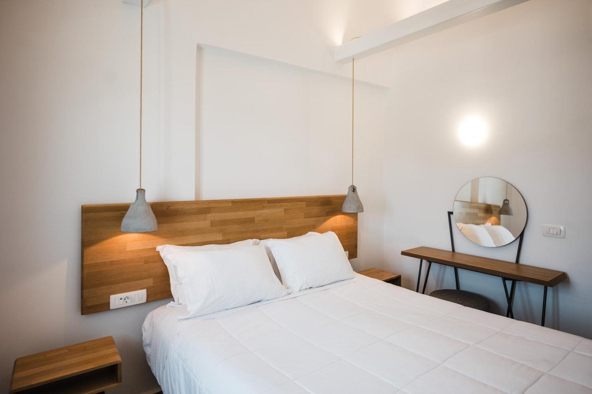 Amphitrite Suites Santorini Vothon Номер фото